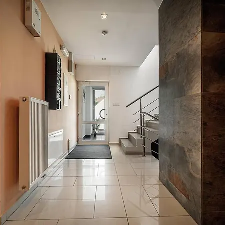 Apartment By Pyramide: Sylvestr *